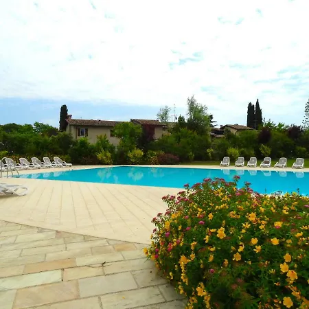 Phoenix Garda Hills Σιρμιόνε