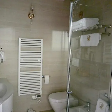 Διαμέρισμα Phoenix Garda Hills Σιρμιόνε