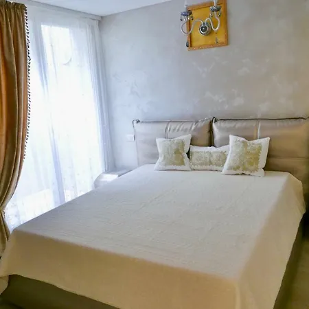 Phoenix Garda Hills Apartment Sirmione