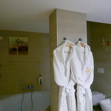 Phoenix Garda Hills Apartment